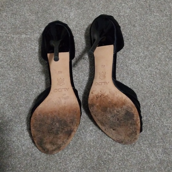 Shoes - Picture 3 of 4